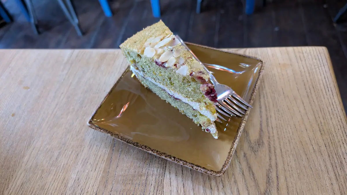 Cakes N Shakes – cake shop in Stockton-on-Tees town centre